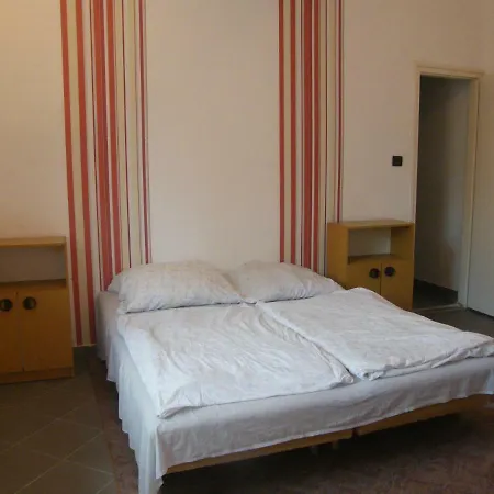דירה Foter Apartman בלטונללה